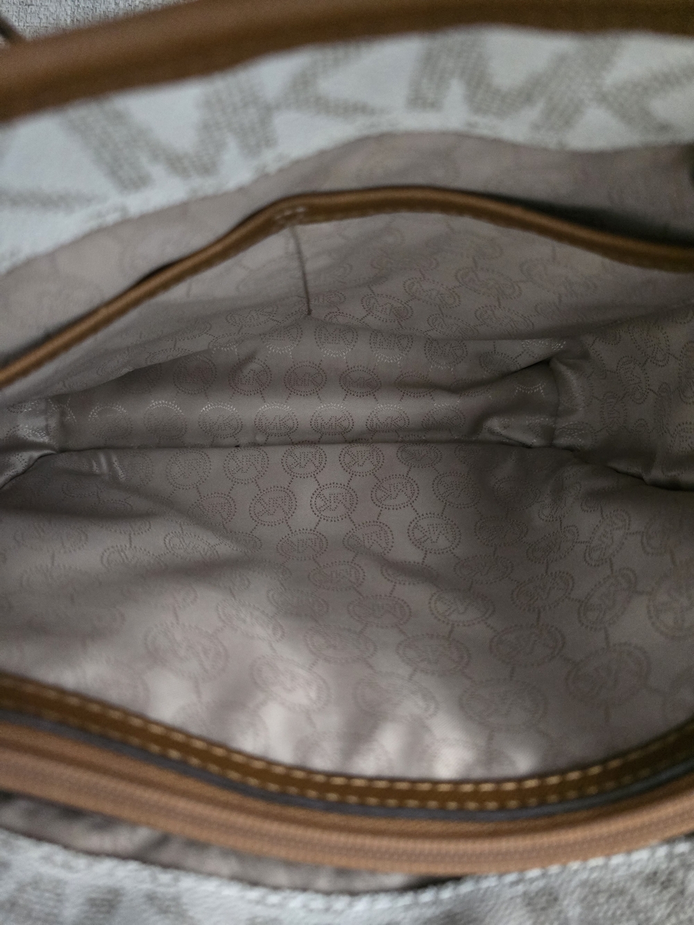 Michael Kors Jet Set Medium Snap Pocket Tote - Vanilla NWOT - Picture 6 of 8